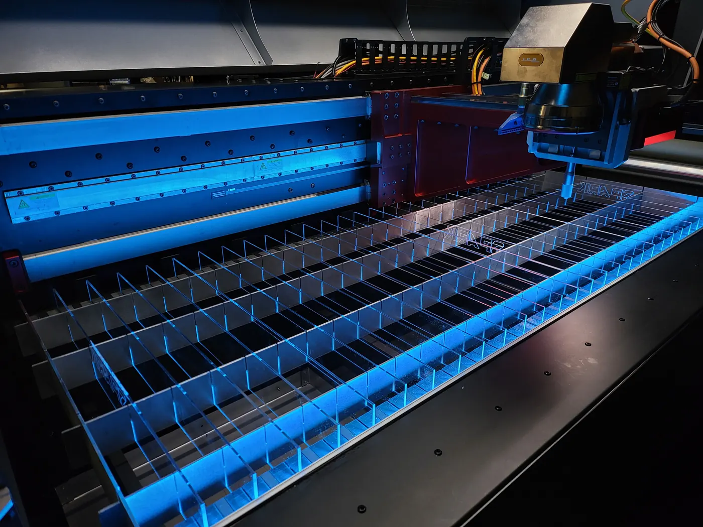 Roll-to-roll laser sheet cutting station